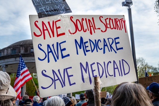 Tal como está actualmente, el proyecto de ley contiene algunos cambios importantes en Medicare, el programa que beneficia a 68.5 millones de personas en todo el país.