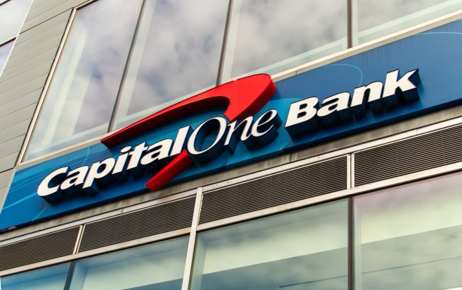 Capital One proporcionará dos formas de compensación a los clientes afectados como parte del acuerdo propuesto.
