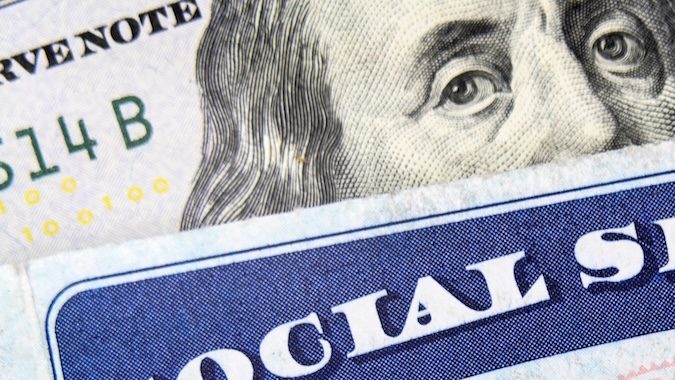 La SSA ha reanudado una política más estricta sobre la recuperación de beneficios pagados en exceso y a muchos estadounidenses ahora se les dice que deben devolver dinero.