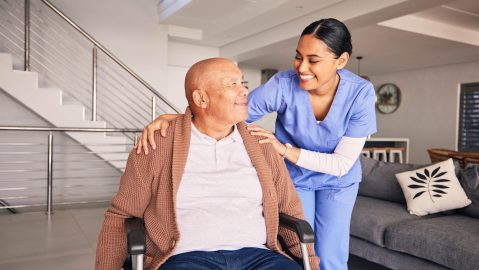 Se espera que la fuerza laboral de enfermería registrada (RN) se expanda en un 6% durante la próxima década.