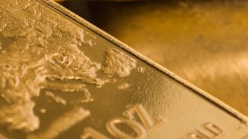 Los metales preciosos se han utilizado como moneda de cambio durante siglos, incluso antes de las primeras formas de papel moneda.