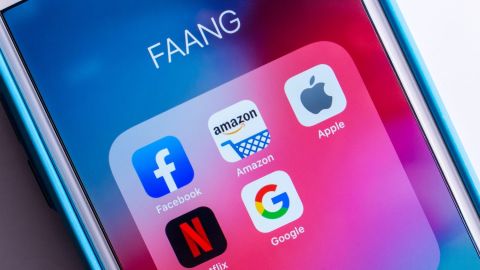 FAANG es un acrónimo que hace referencia a las acciones de las cinco empresas tecnológicas estadounidenses más populares y de mejor rendimiento.