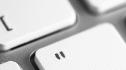 Lean Six Sigma es una estrategia empresarial que tiene como objetivo crear eficiencias identificando las causas del desperdicio y la redundancia y desarrollando soluciones para abordarlas.