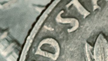 La denominación de diez centavos, llamada dime, no se emitió hasta 1796, por lo que estuvo dos o tres años por detrás de la mayoría de las demás denominaciones.