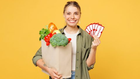 Con el programa de verano de EBT Cada niño elegible recibe $120 en beneficios de comestibles en una tarjeta de transferencia electrónica de beneficios.