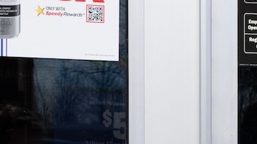 Los beneficios de la tarjeta EBT se puede utilizar para comprar alimentos en minoristas autorizados que aceptan los beneficios SNAP.