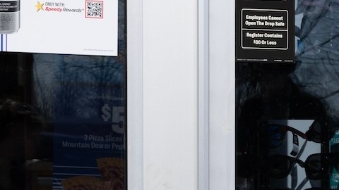 Los beneficios de la tarjeta EBT se puede utilizar para comprar alimentos en minoristas autorizados que aceptan los beneficios SNAP.