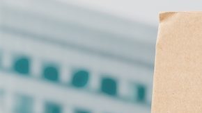 El ajuste es parte de un acuerdo alcanzado en 2023 por la gobernadora Kathy Hochul y la Legislatura estatal para indexar el salario mínimo a la inflación.