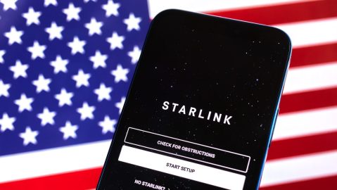 Al unirte al programa beta de T-Satellite con Starlink podrás convertir tu celular en un teléfono satelital.