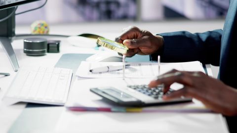 IRS extiende plazo para declarar impuestos
