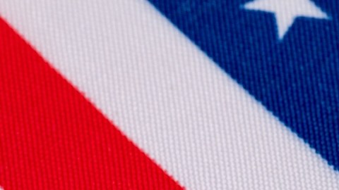 La gobernadora Hochul cree que el dinero pertenece a las familias trabajadoras de Nueva York y debería devolverse a sus bolsillos como un reembolso por inflación.