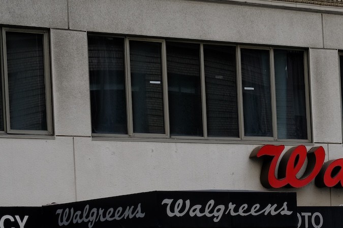 Walgreens, que opera alrededor de 8,500 tiendas en EE.UU., ha cerrado alrededor de 2,000 sucursales en la última década.