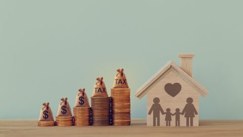 El crédito fiscal por adopción permite que las familias que están en proceso de adopción durante el año fiscal reclamen los gastos elegibles para cada niño que cumpla con los requisitos.