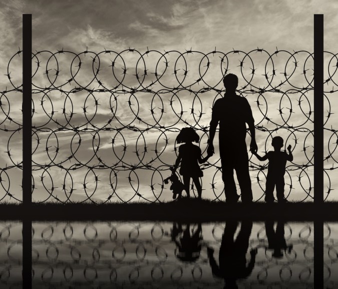 El DHS parece haber agregado la exención de multas como un incentivo adicional mientras la agencia busca expulsar a más inmigrantes indocumentados.