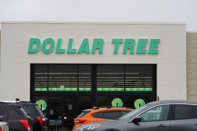 En 2025, Dollar Tree planea convertir 2,000 tiendas a su “modelo 3.0” y abrir 300 nuevos establecimientos.