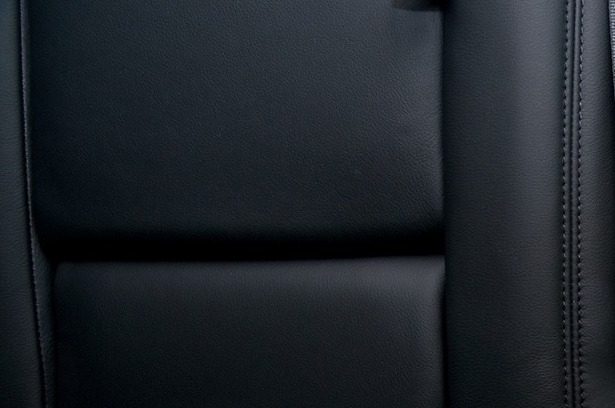 Según la Administración Nacional de Seguridad del Tráfico en las Carreteras, el uso del cinturón de seguridad reduce el riesgo de muerte en un accidente en casi un 45%.