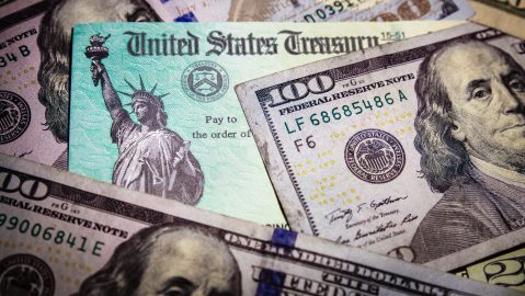 El IRS generalmente emite reembolsos dentro de los 21 días posteriores a la recepción electrónica de una declaración completa y precisa.