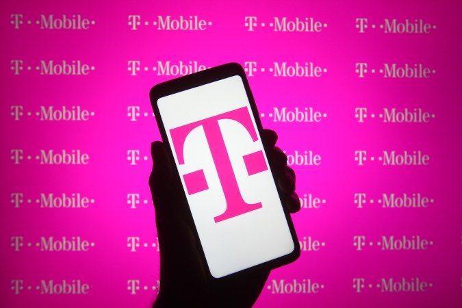 Tener un plan prepago de T-Mobile te da acceso a beneficios semanales de T-Mobile Tuesdays, incluido el pase de temporada de MLS por nuestra cuenta y una suscripción gratuita durante toda la temporada de MLB.TV.