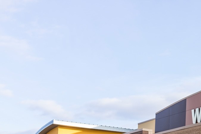 Un fallo reciente de la Corte Suprema permitió a la administración Trump revocar las protecciones legales previamente extendidas a cientos de miles de migrantes.