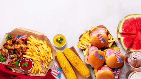 Las cadenas de comida rápida ofrecen una atractiva variedad de descuentos y promociones por el 4 de julio, que complementan las celebraciones.