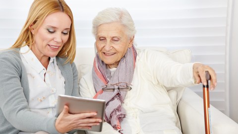 Mujer de la tercera edad en EE.UU.