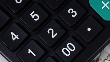 El acceso directo al mercado (DMA) describe el acceso directo a las instalaciones electrónicas y a los libros de órdenes de las bolsas del mercado financiero para ejecutar operaciones.