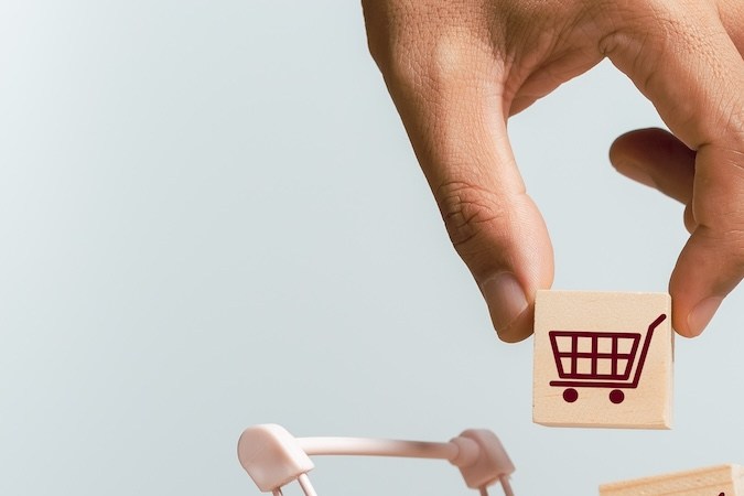 Las exenciones de impuestos en Florida se aplican a diversos artículos, incluidos útiles escolares, ropa, material de aprendizaje y computadoras; con límites de precios específicos.