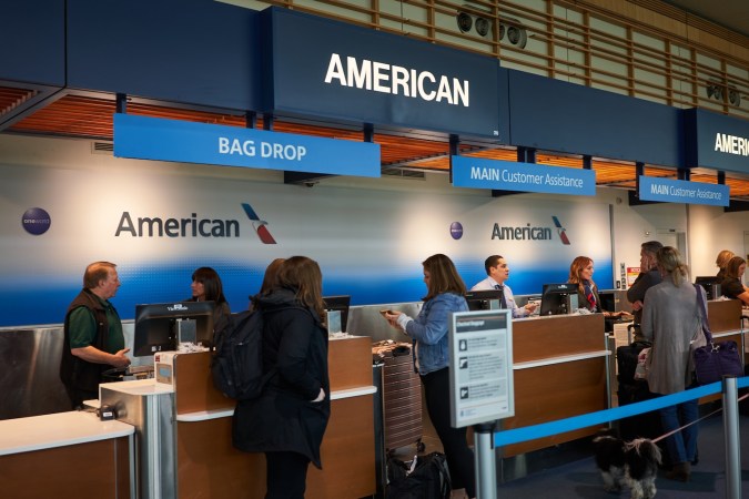 American Airlines redujo 70 vuelos semanales de su itinerario, los cuales entran en vigor este agosto y afectarán directamente a los viajeros del Aeropuerto Internacional O'Hare de Chicago.