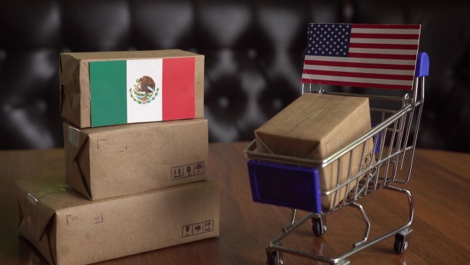 Trump detalló los aranceles planeados para México en cartas publicadas en su cuenta de redes sociales.