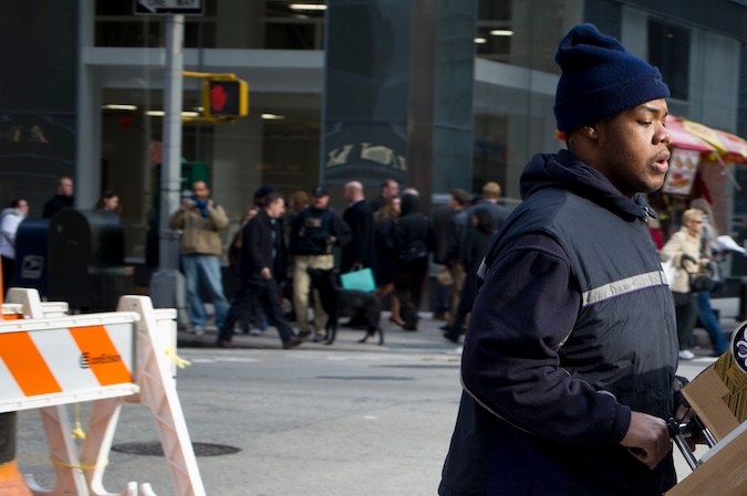 FedEx tendrá reducción de plantilla en otras tres instalaciones, sumando el mayor número de empleados afectados de su nuevo recorte. 