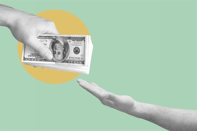 DeWine, un republicano del condado de Greene, cortó los pagos de Compensación Federal por Desempleo Pandémico a fines de junio de 2021.