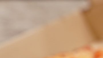 La pizza de $2 dólares de Pizza Hut es solo una de las diferentes ofertas que tiene la cadena de comida rápida.