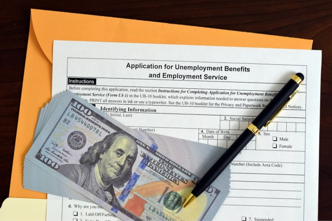 Puedes recibir hasta 26 semanas de beneficios por desempleo, dependiendo de las reglas de tu estado en ese momento.