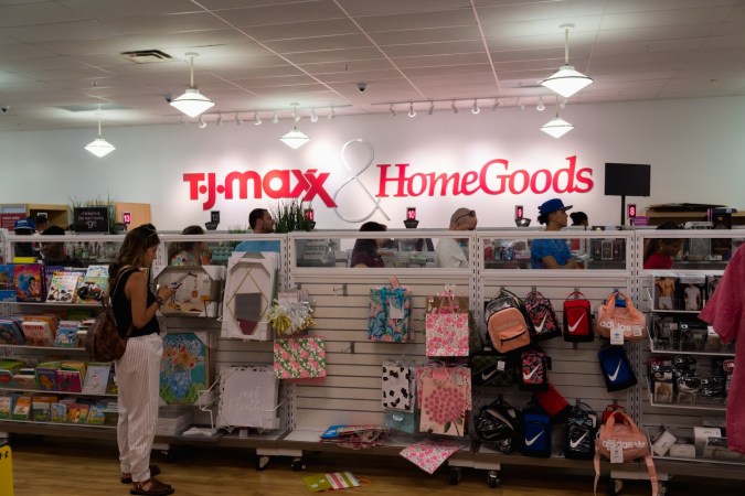 Las "ofertas amarillas" también estarán disponibles en otras tiendas de TJX como Marshalls y HomeGoods.