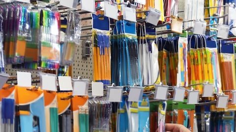 Podrías ahorrar mucho dinero si sabes cuándo puedes comprar libre de impuestos en tu estado.