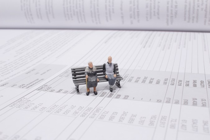 Quienes quieran vivir únicamente de los beneficios del Seguro Social cuando se jubilen quizá tengan que considerar buscar una ciudad donde sus pagos mensuales les rindan más.