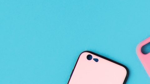 Los smartphones de gama media a menudo incluyen características que se encuentran en los modelos de gama alta a un precio más asequible.