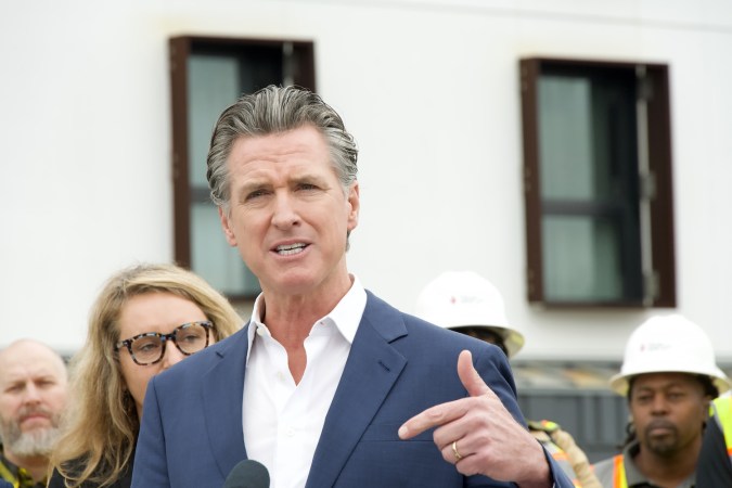 La cuenta de prensa oficial del gobernador de California, Gavin Newsom, recurrió a X (anteriormente Twitter) para responder a la exclusión de Bed Bath & Beyond.