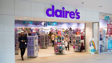 Las tiendas que serán cerradas incluyen 235 sucursales de Claire's y 56 tiendas Icing.