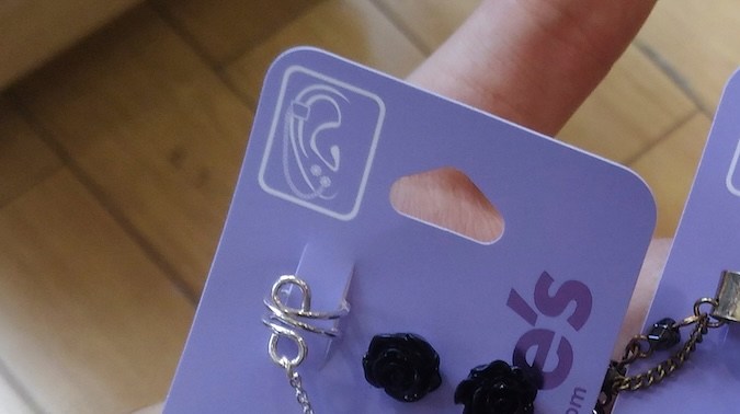 Claire's ha iniciado las ventas por cierre de tiendas con descuentos de hasta 50%.