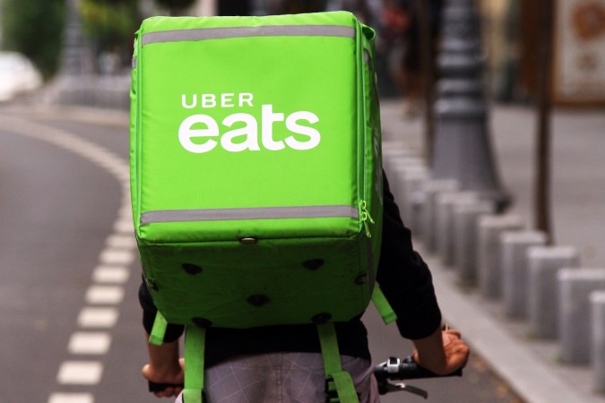 Uber Eats dice estar orgulloso de ayudar a extender el alcance de Dollar General en la economía bajo demanda.