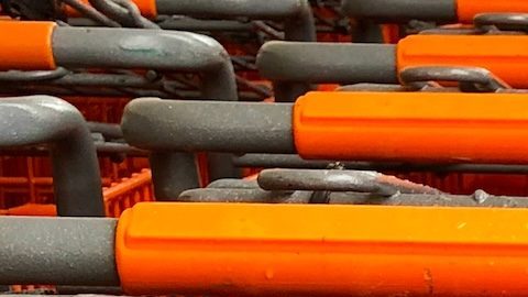 Los aumentos de precios en Home Depot se producirán justo cuando los compradores estarán pensando detenidamente en sus gastos.