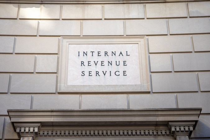 El recorte laboral masivo por el que pasó el IRS en este 2025 ha generado inquietud sobre los niveles de servicio de cara a la próxima temporada de impuestos.