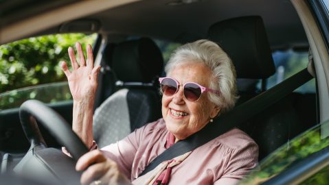 Las personas mayores son un segmento creciente de la población general y los conductores conservan sus licencias por más tiempo.
