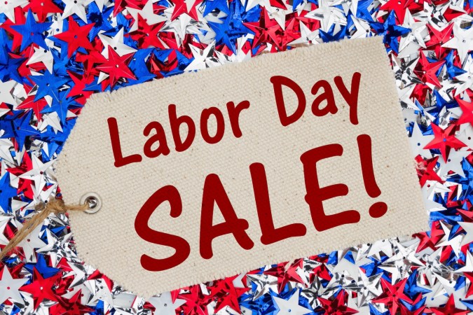 Este año Labor Day cae el lunes 1 de septiembre, pero los consumidores no tendrán que esperar hasta el fin de semana festivo para comenzar a comprar.