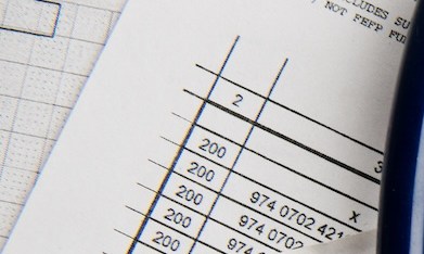 Las aseguradoras utilizan la autorización previa para garantizar la necesidad médica, controlar los costos y prevenir el uso excesivo.