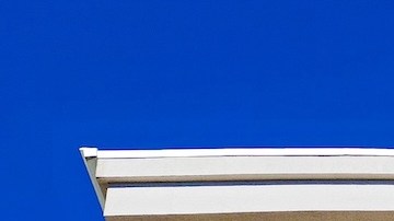 T.J. Maxx, conocido por sus artículos de marca a precios reducidos, es propiedad de TJX, la empresa matriz de Marshalls, HomeGoods y más.