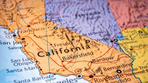 Algunas ciudades de California combinan buen clima y renta baja, ideales para jubilados con Seguro Social.