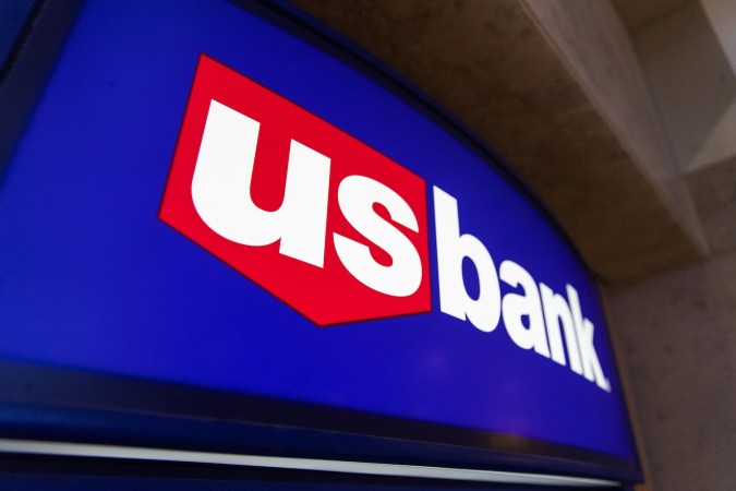 Tener la oportunidad de probar un nuevo banco y que te paguen por hacerlo podría ser una situación en la que todos ganan.