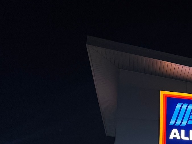 Con el aumento de los precios de los alimentos en dos dígitos en los últimos años, la gente ha sentido el impacto y para muchos Aldi ha sido una fuente de alivio.